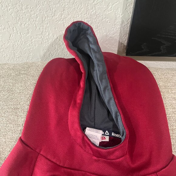 Reebok Boys XL 14/16 Maroon Red and Black Hoodie Pull Over 100% Polyester - Picture 2 of 3